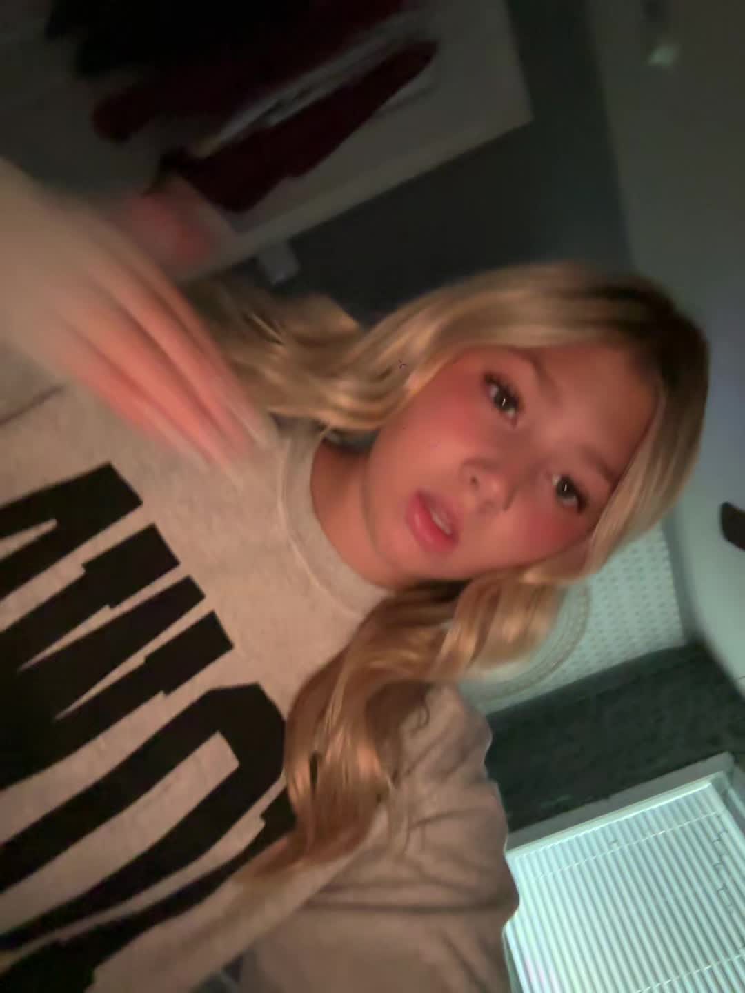 @??