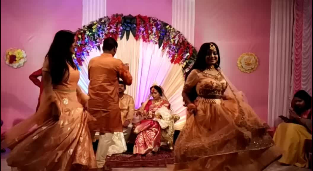 @👑Sayani Roy👑