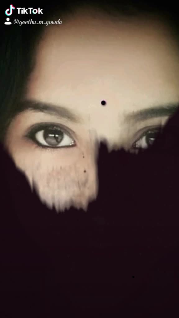 @&hearts;️geethu_m_gowda👑