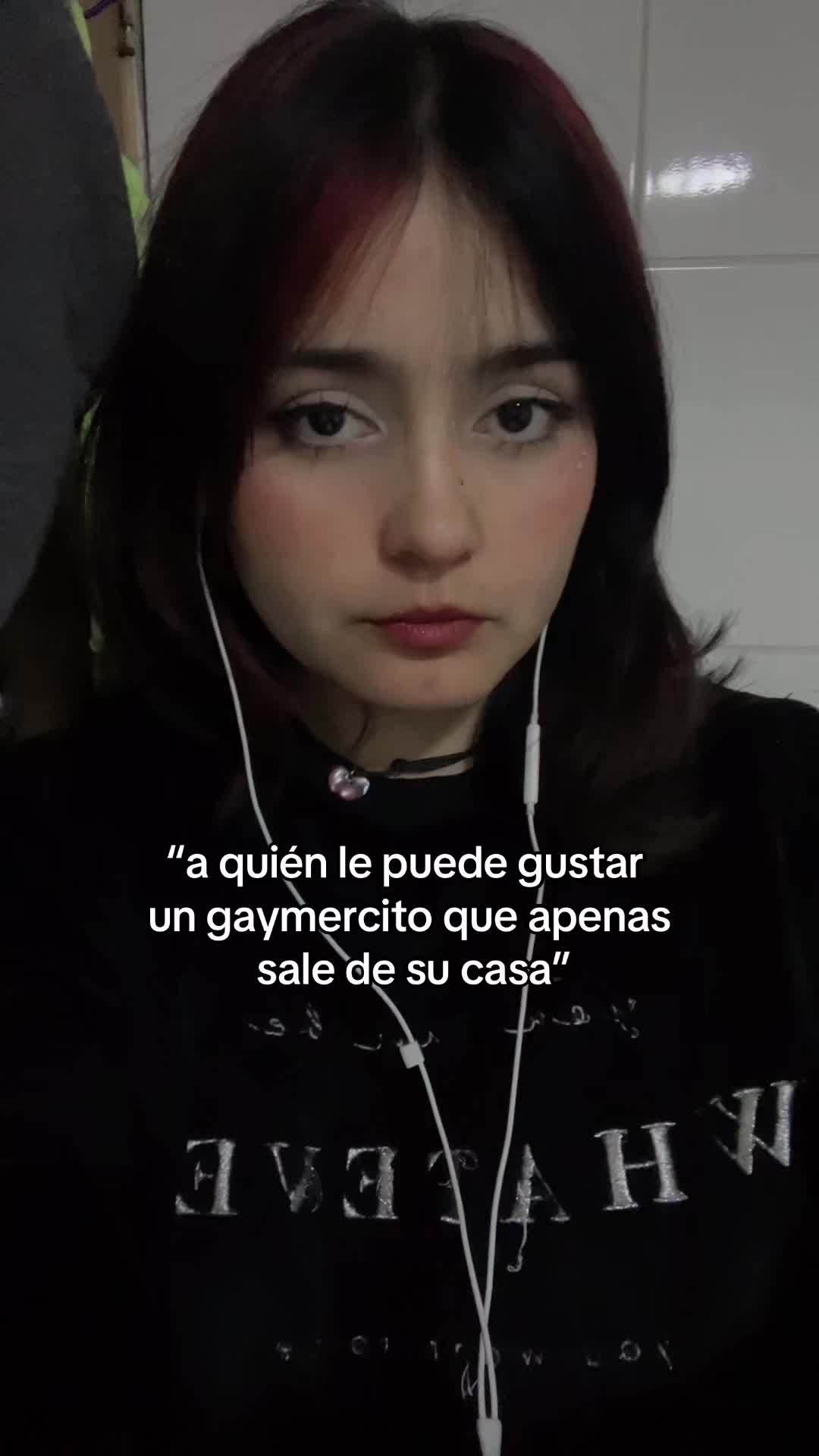 @:3