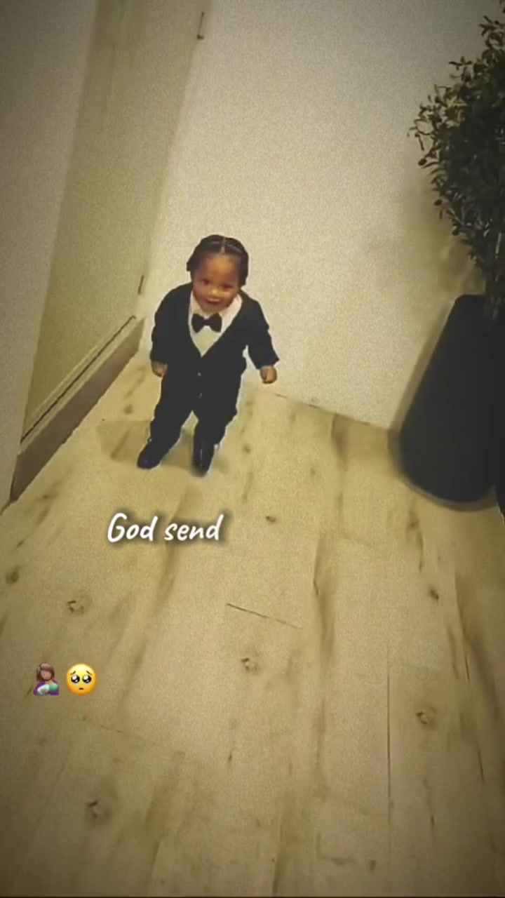 @Cece ᥫ᭡