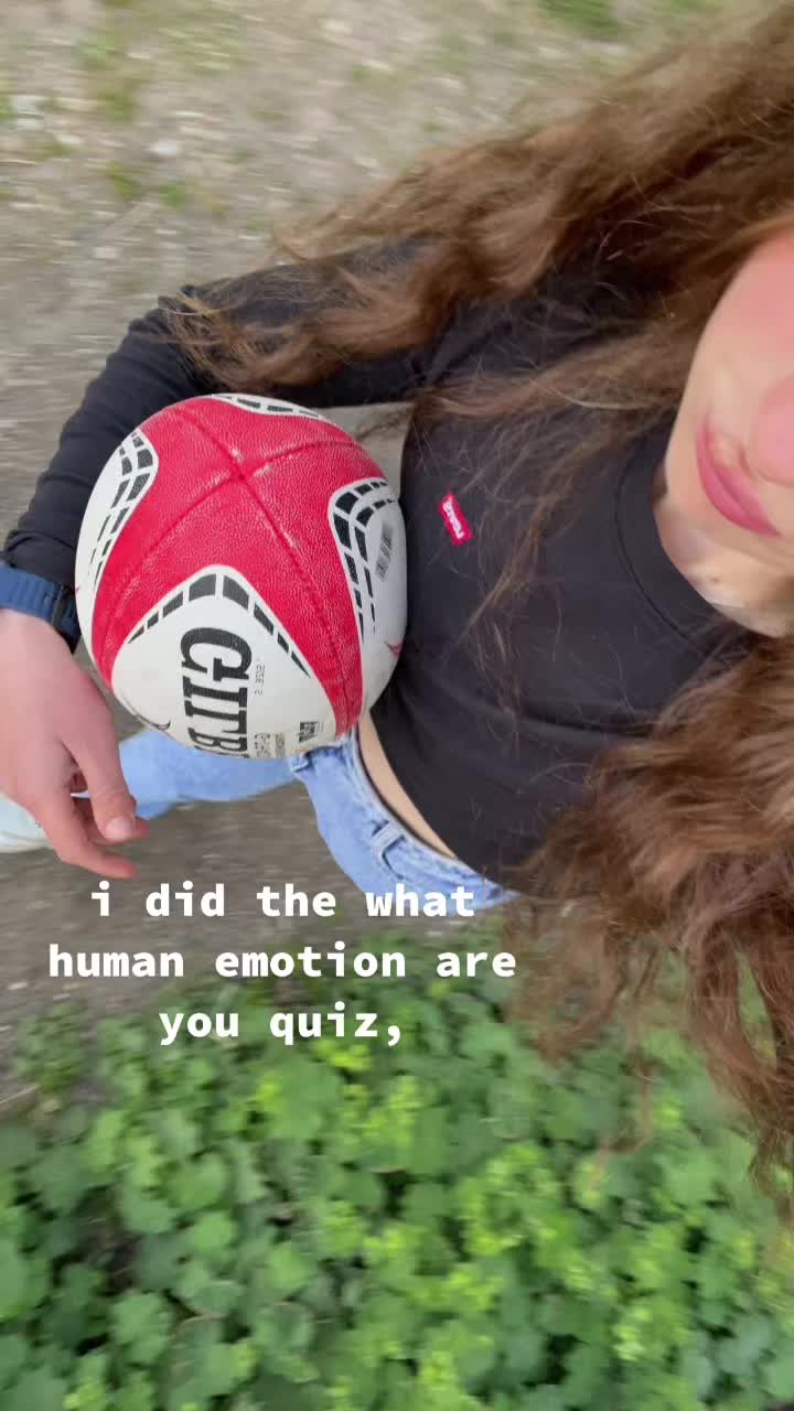 @notlouiselee