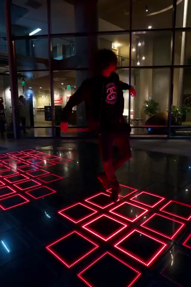 @nicky_bondz