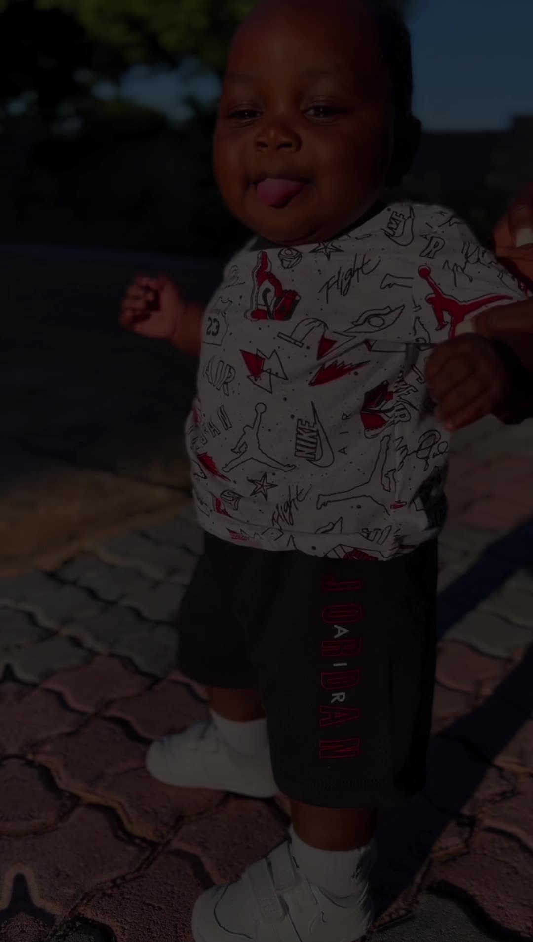 @X Makungu X