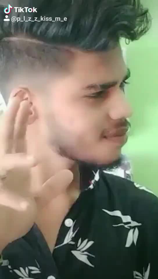 @p_l_z_z_kiss_m_e