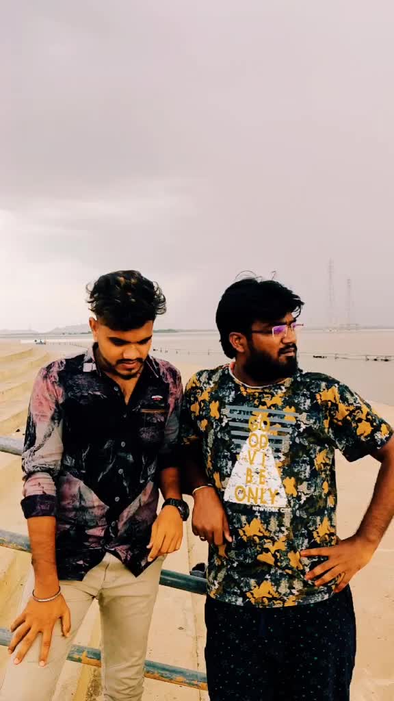 @RAJA KODURU♥️🖤😎