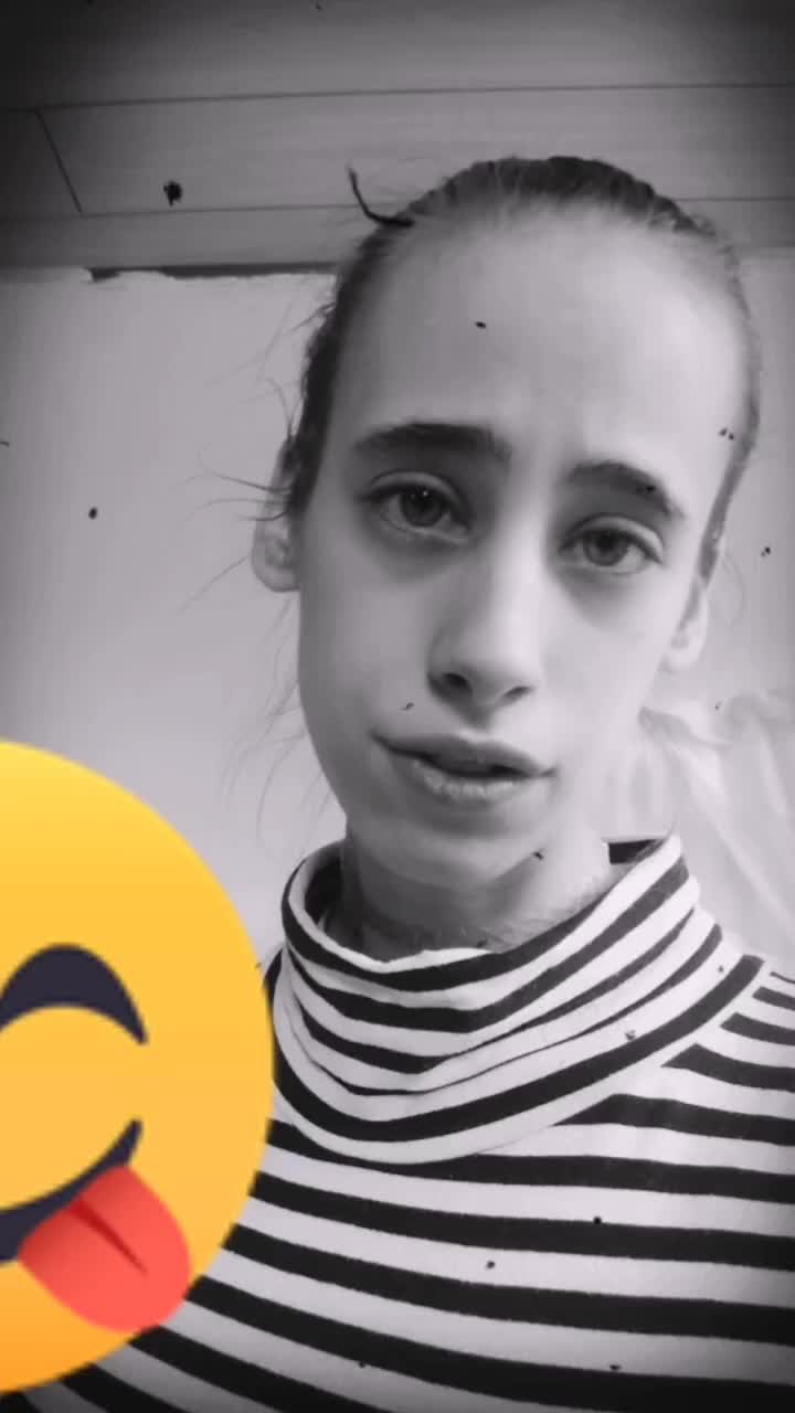 @Yasmin König