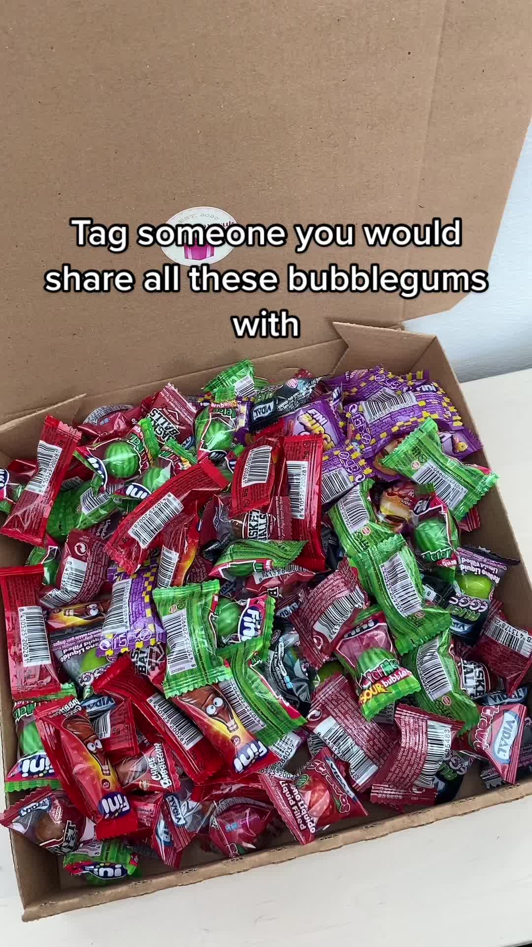 @Bellasboxesuk