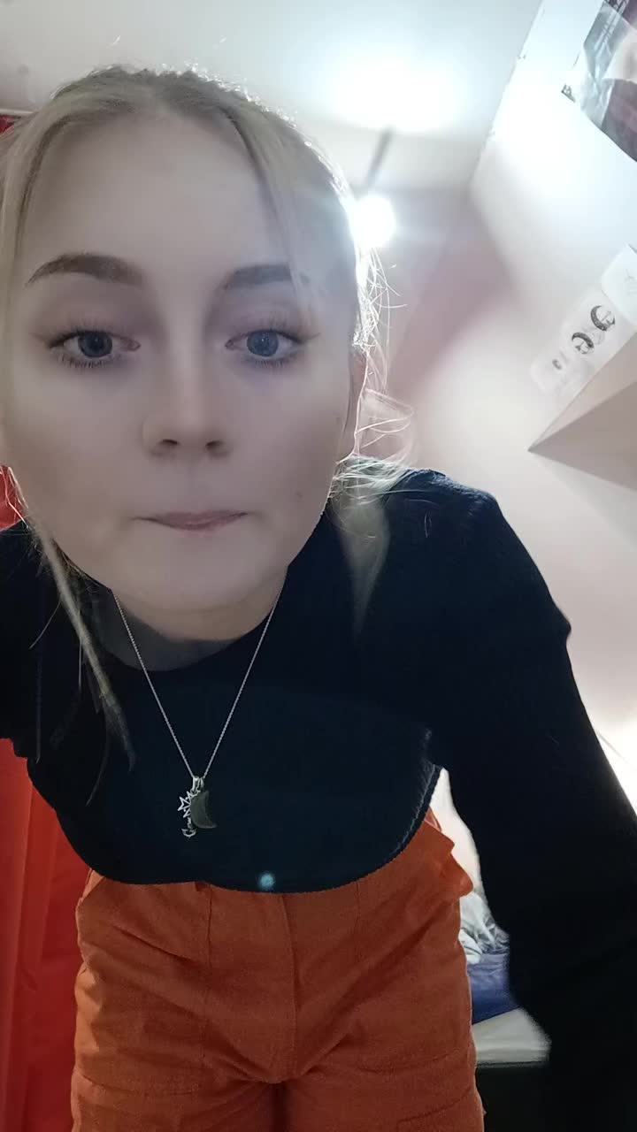@7l0r1n4