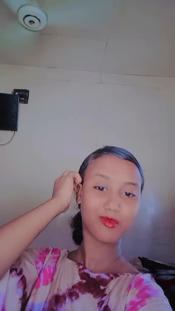 @&iuml;f&atilde;f l&agrave; Q&ugrave;&euml;nę
