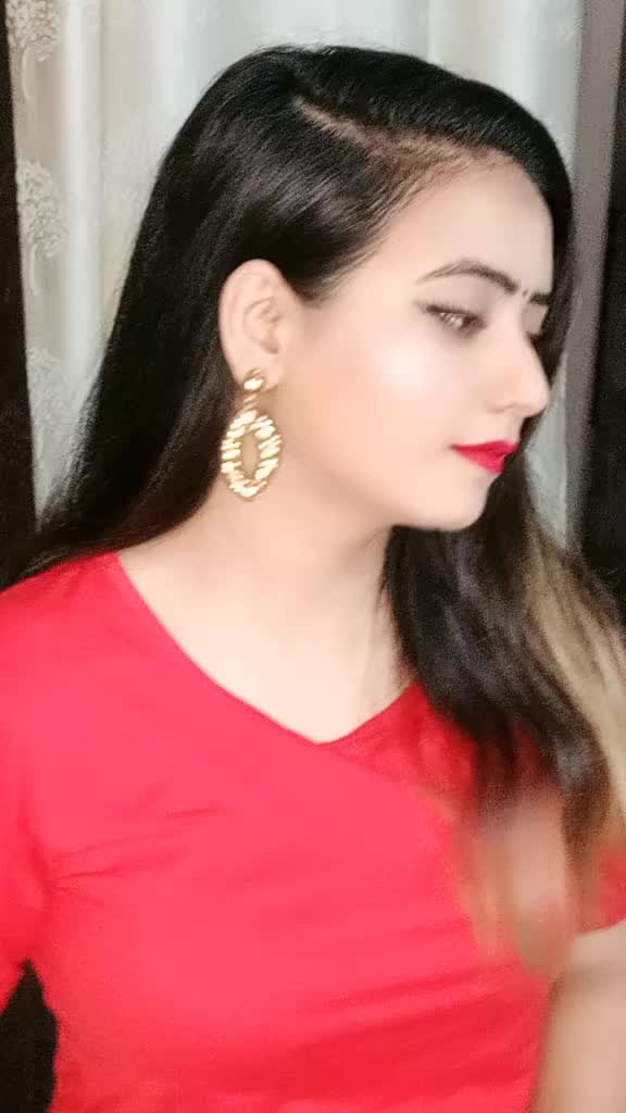 @tha_ official_Bushra