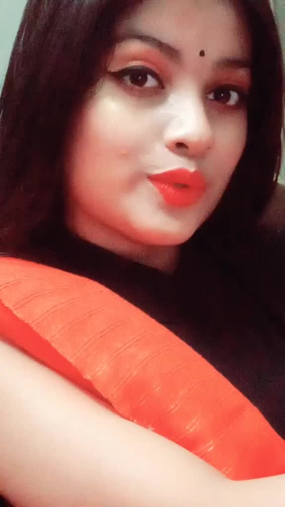 @👑Sayani Roy👑
