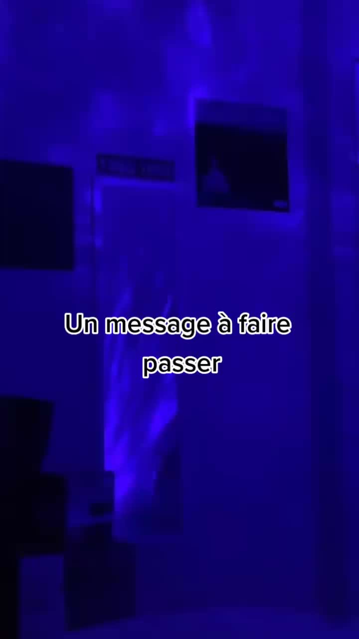 @Zo&eacute;👩&zwj;🦯