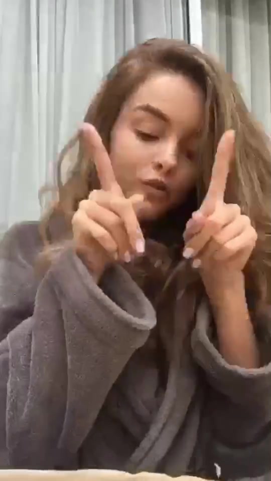 @Anna Zak