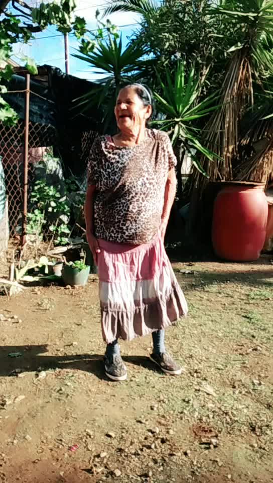 @Mamá Lola
