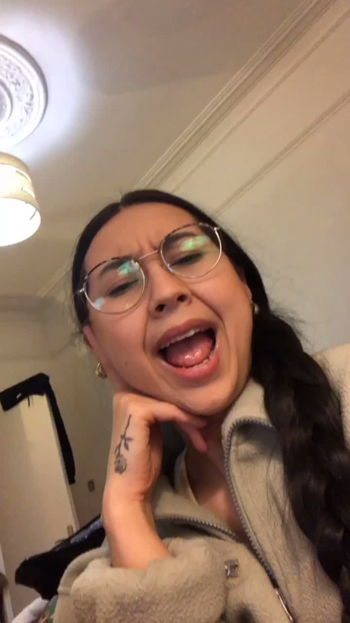 @ธารา