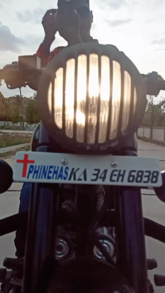 @raviallu