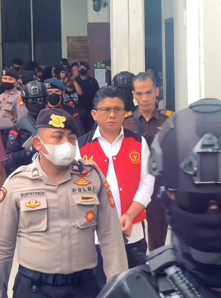 @๐ญ๐๐๐๐๐๐๐