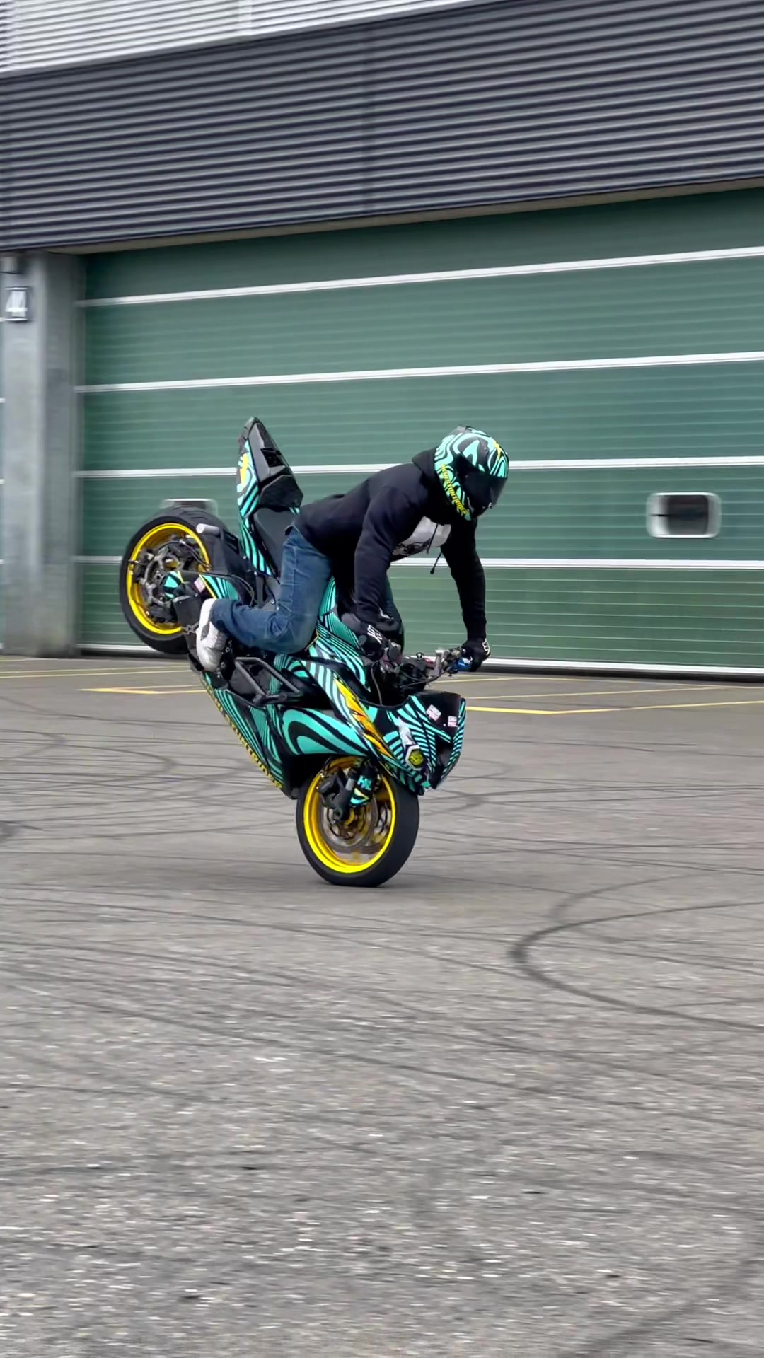@Michi_stuntrider
