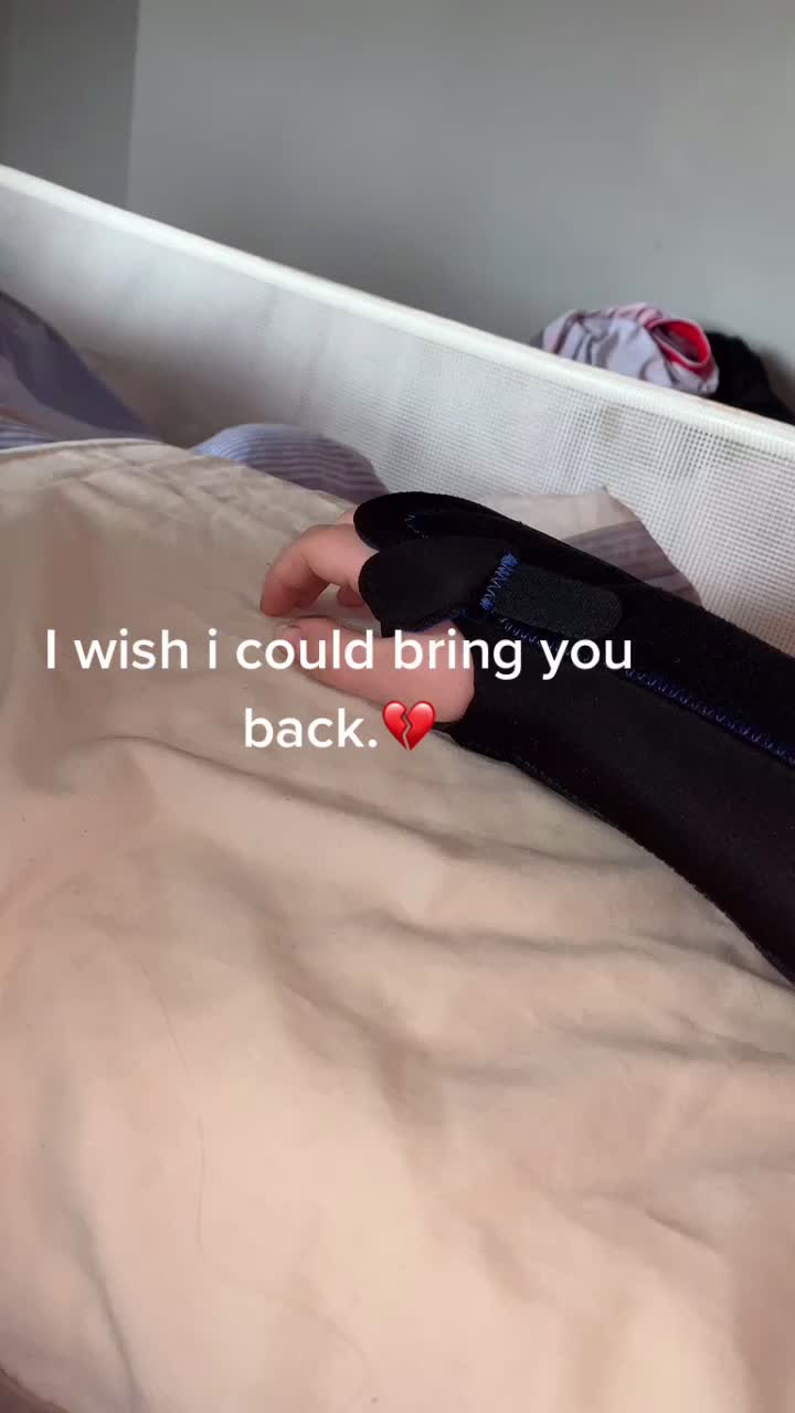 @🥲
