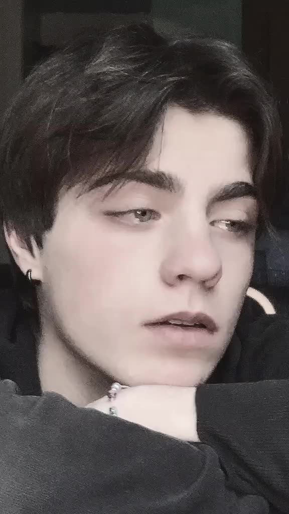 @<3
