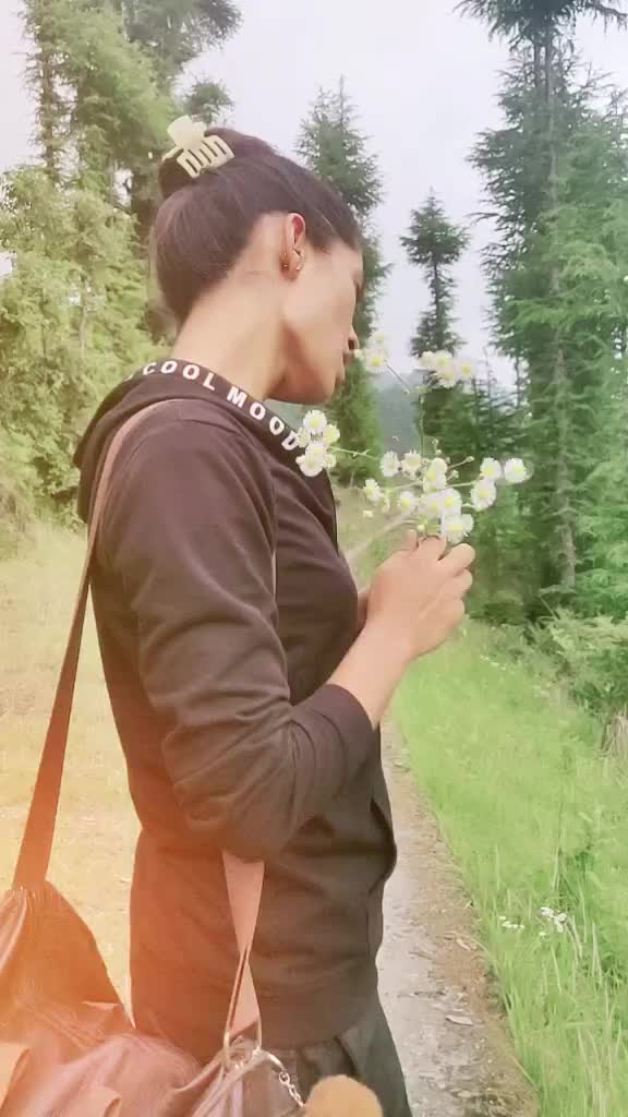@नैना ❤️