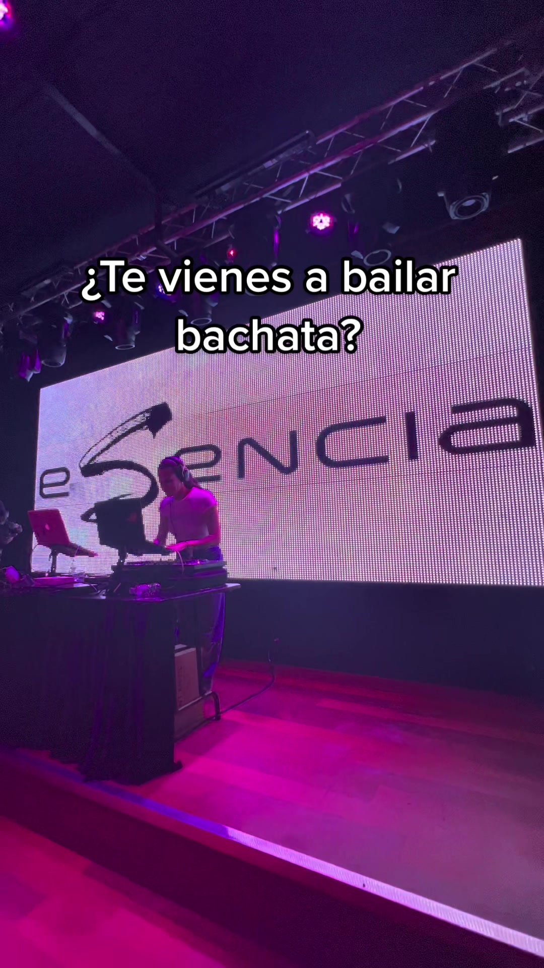 @Esencia Nights