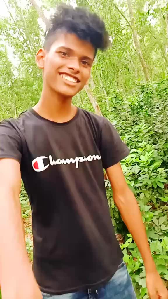 @Nêw🔥TrêñdY_GüY🔥