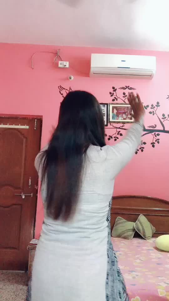 @nishuu_