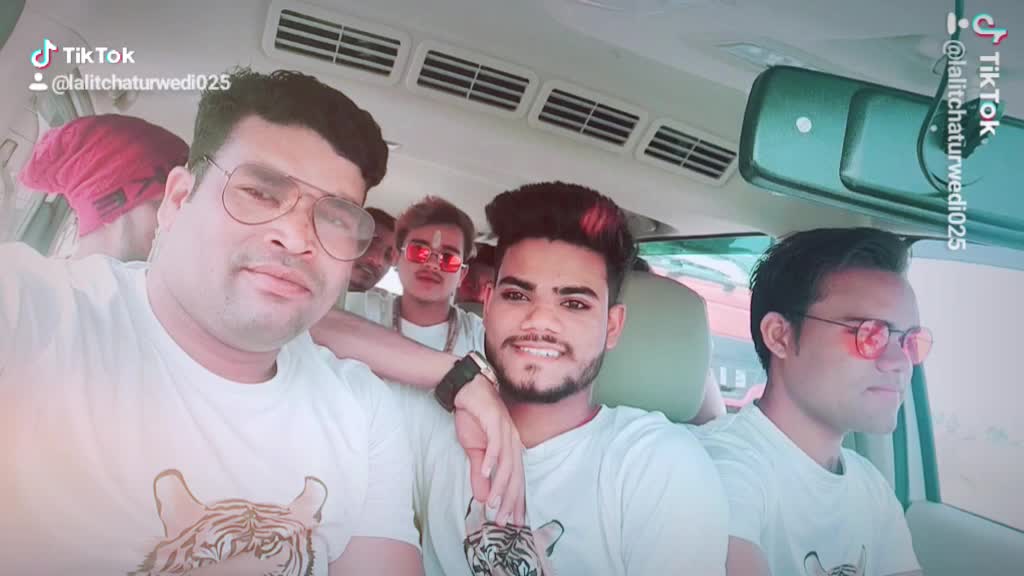 @SATNAMI BETA🙏🏳️🕺