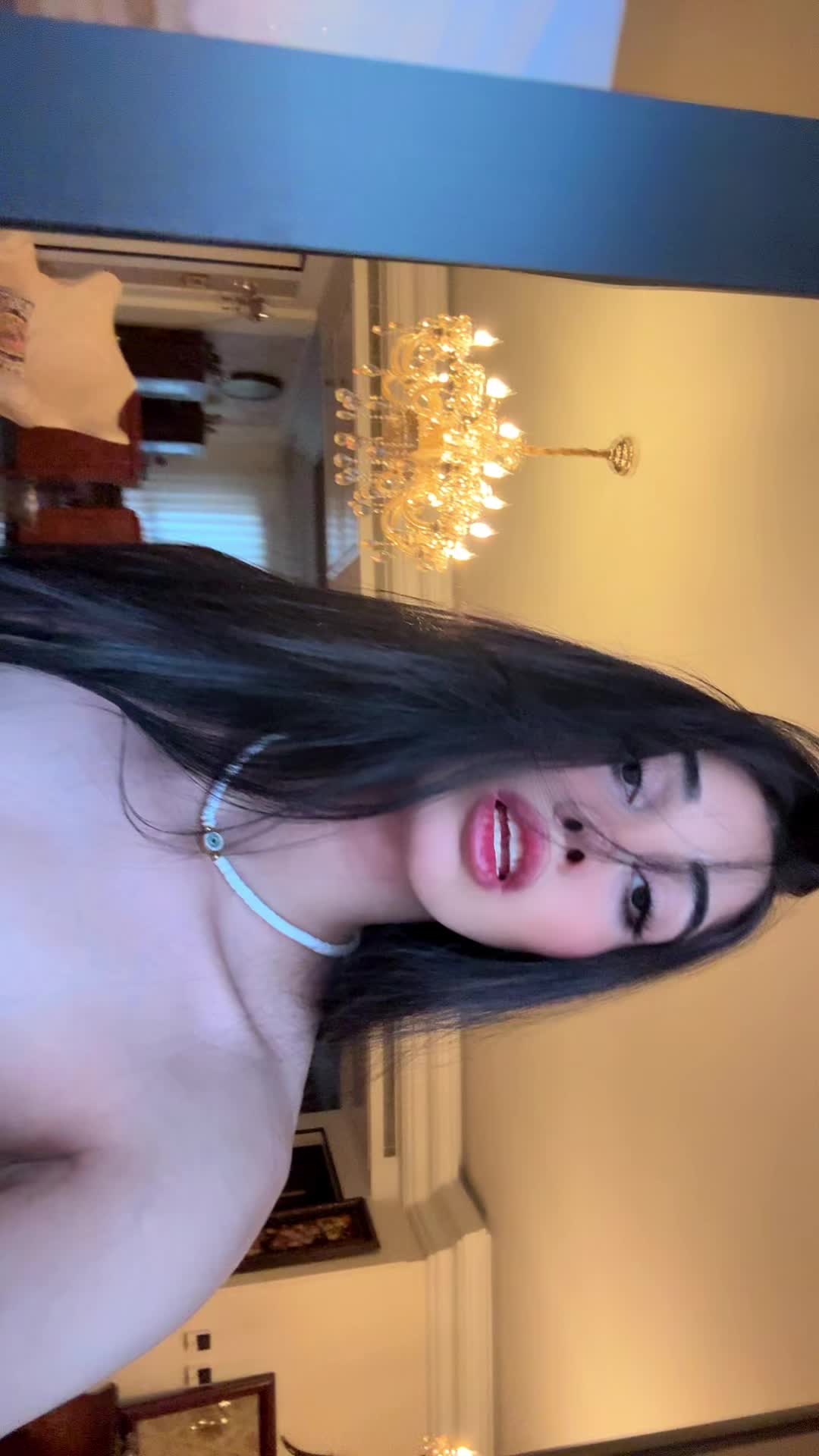 @arianazareei__