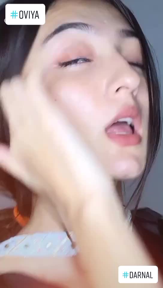 @Oviyaaa❤️