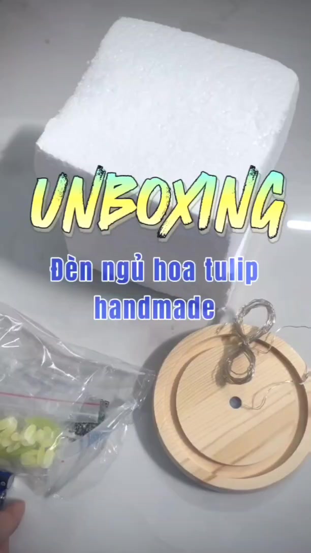 @GIFT V.UYN