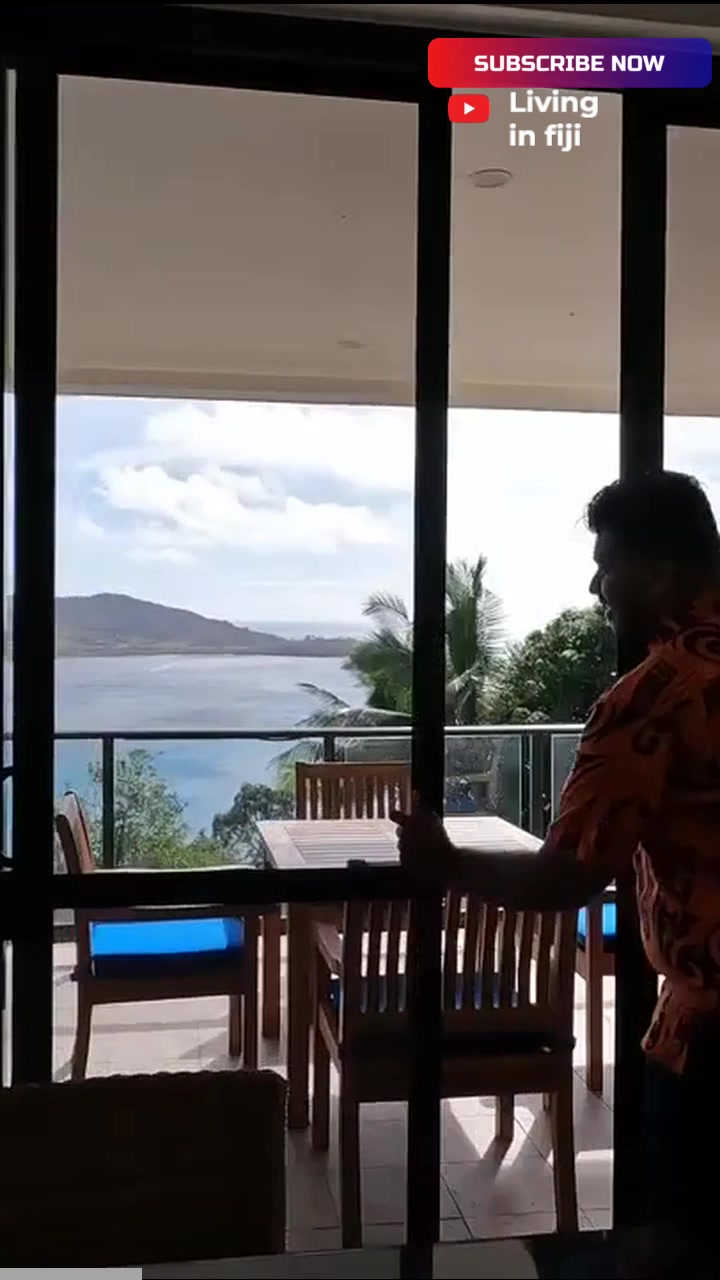 @Living In Fiji