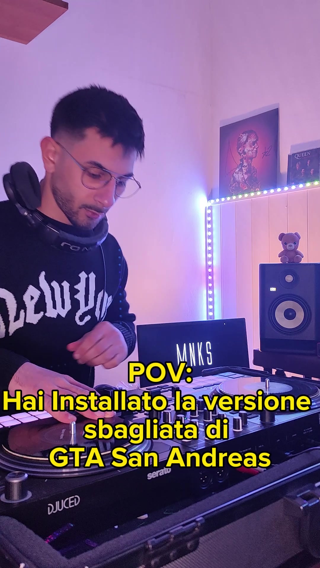 @MNKS
