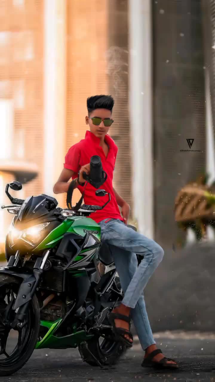 @👑_MøđęŁ_👑