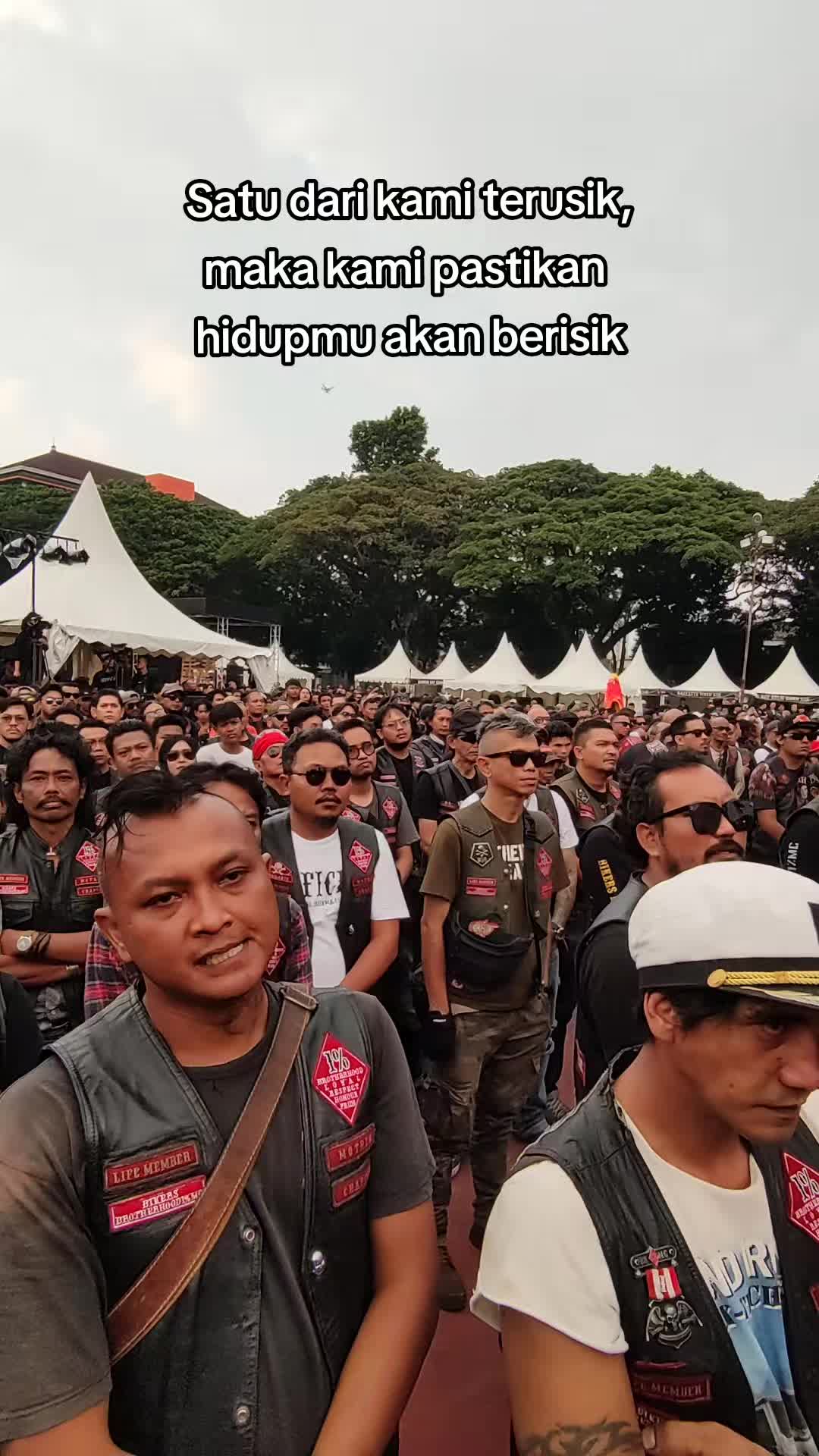 @Senaaa
