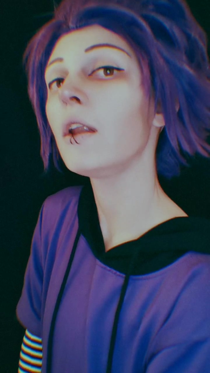 @V!