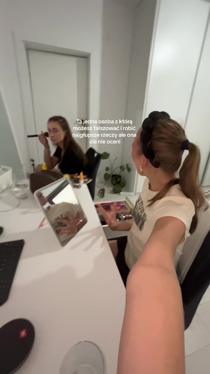@Nikola Tracz