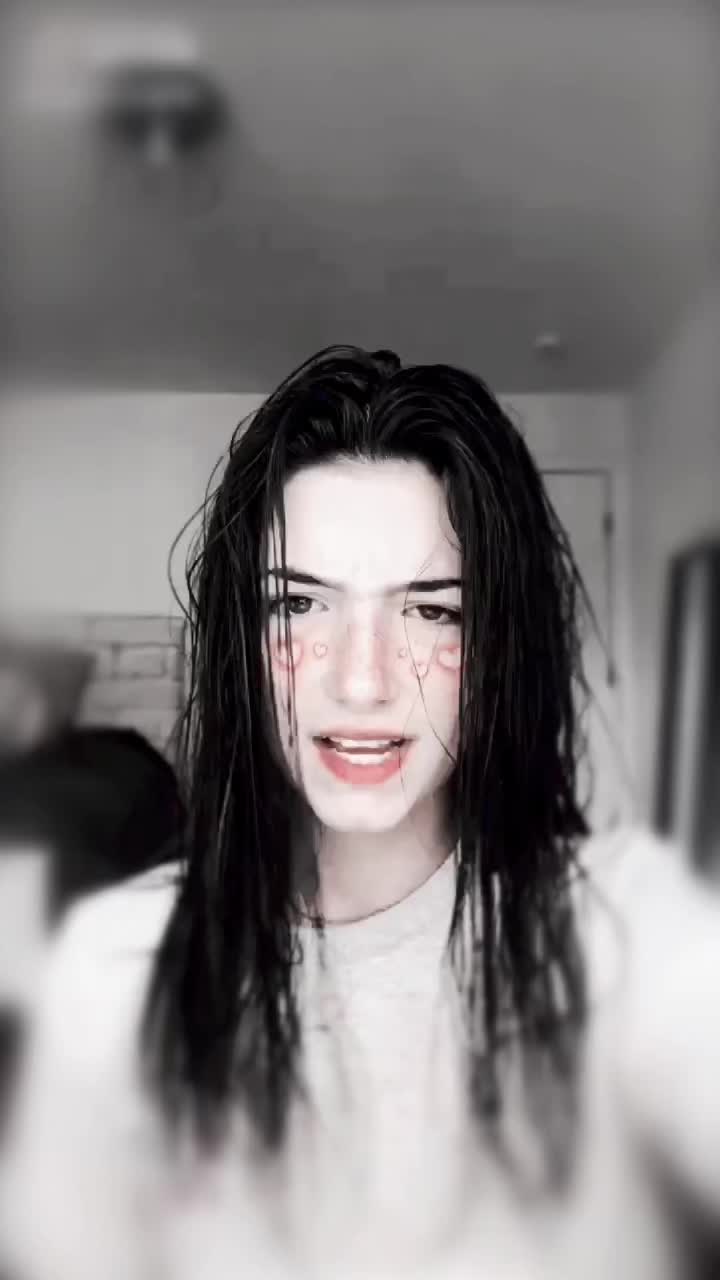 @⌗ 𝐓𝐢𝐚 ☻︎ 𝟏.𝟒𝐤!!