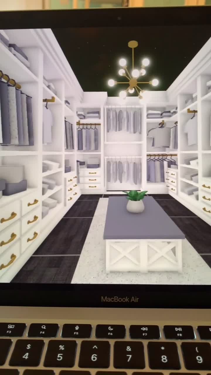 @BLOXBURG