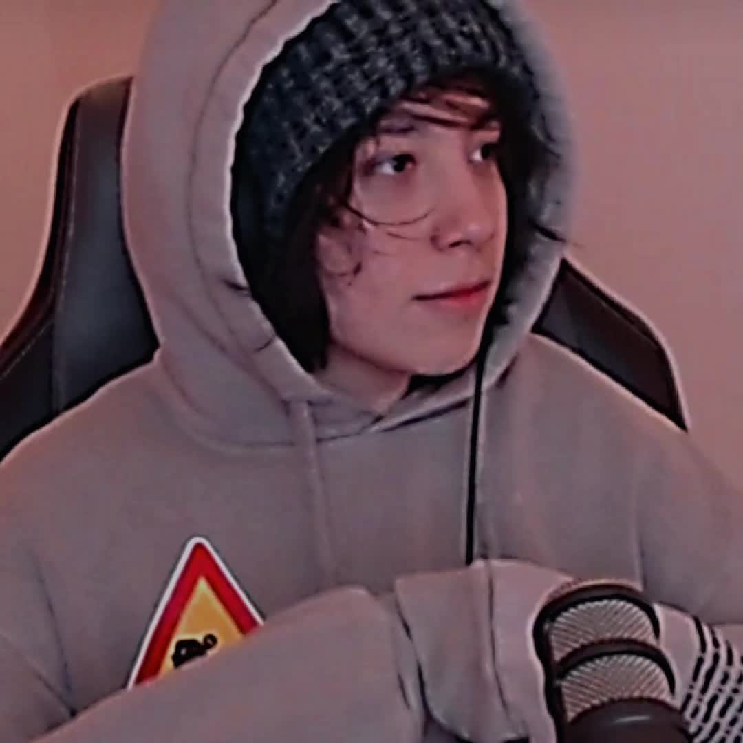 @𝗞𝗮𝘆𝗮 ⋆˚࿔