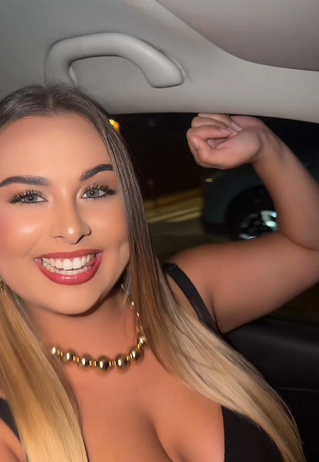 @chloesabiron