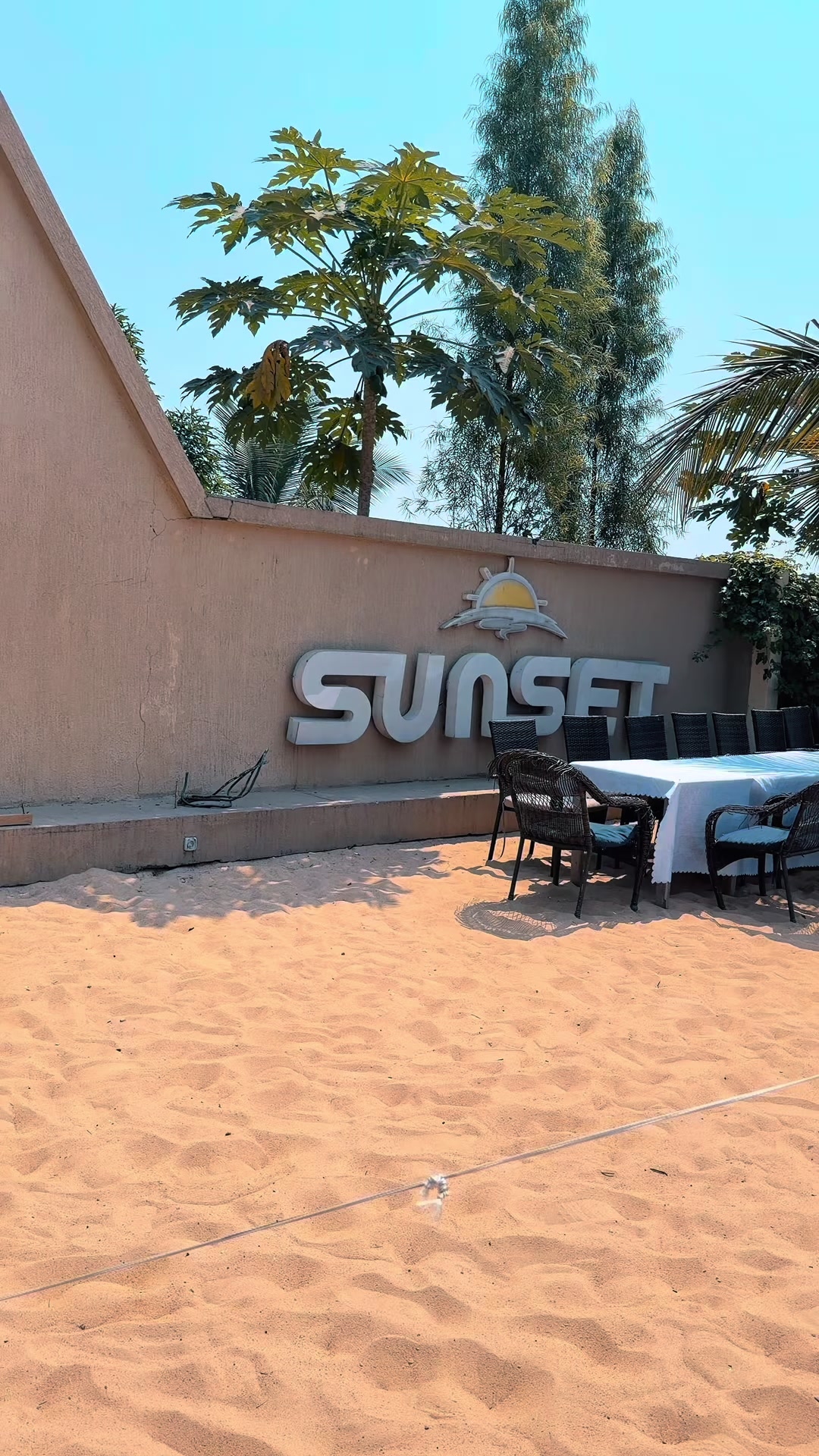 @𝐒𝐔𝐍𝐒𝐄𝐓 𝐑𝐃𝐂 🇨🇩