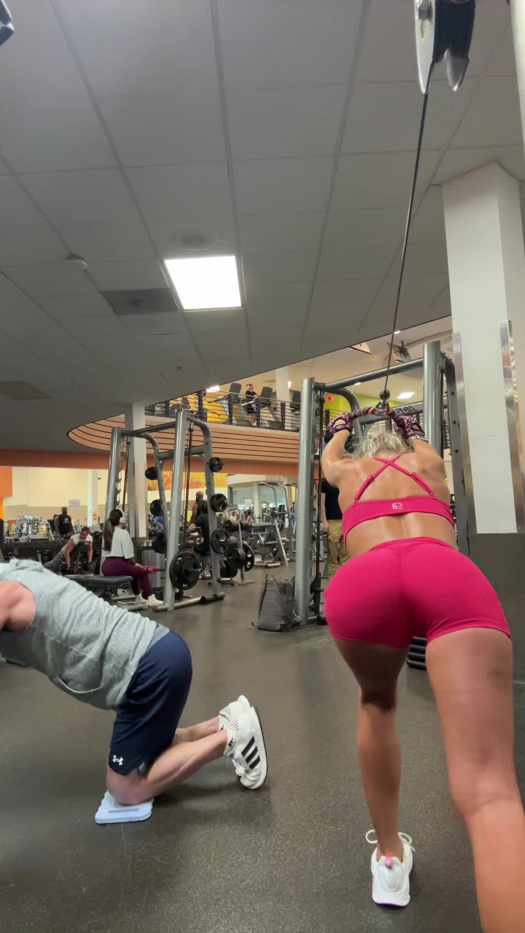 @fitnesschloe1