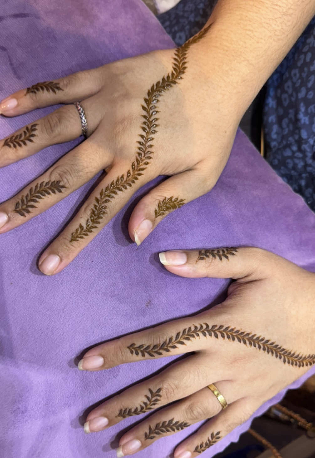 @Daisy Stains Henna