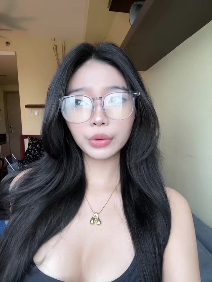 @𝒴