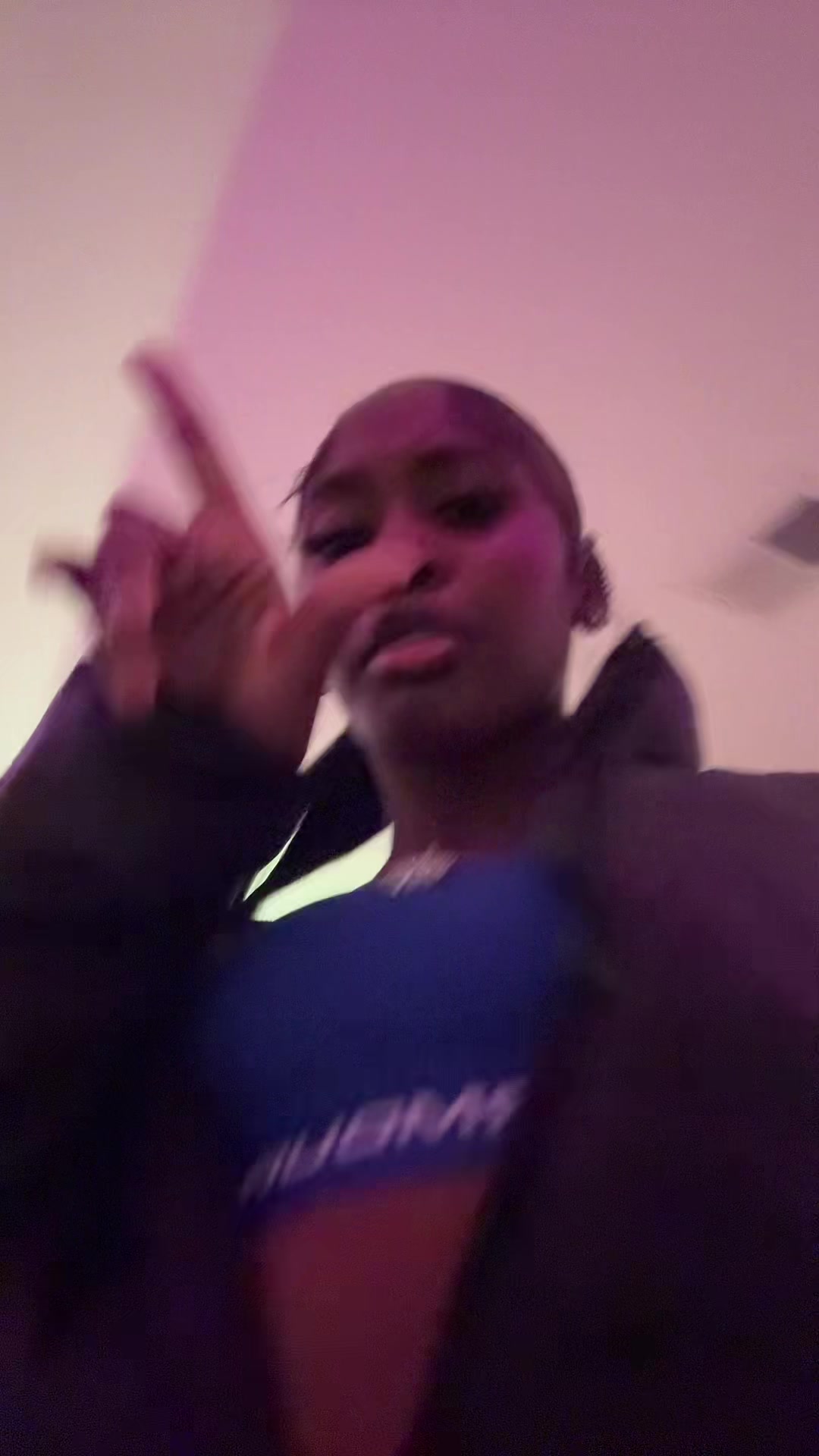 @⃟