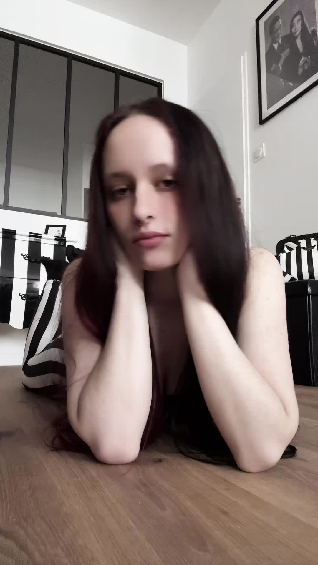 @🦇 𝔐𝔞𝔯𝔦𝔫𝔢 - Goth Girl