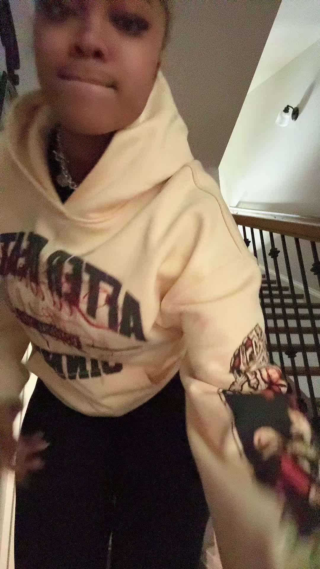 @whymanilol